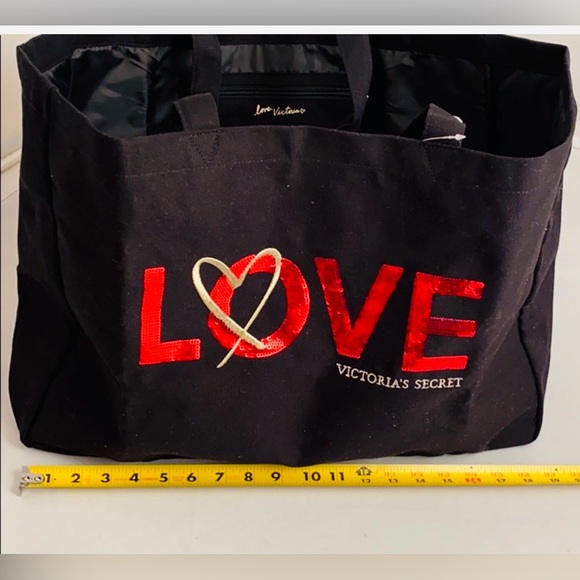 Victoria Secret Gorgeous Big Travel Detailed Bag. Carry everything with you. - Picture 2 of 7